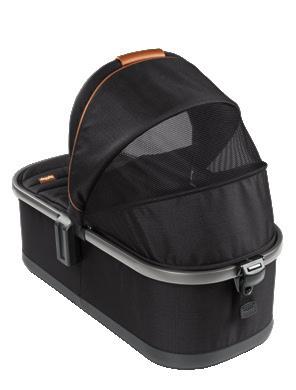 The Combo version includes Ypsi, the agile and reversible stroller and the practical bassinet.