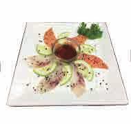 CARPACCIO FETTE SOTTILI DI PESCE CRUDO CON LIME E SALSA PONZU CARPACCIO SAKE Salmone