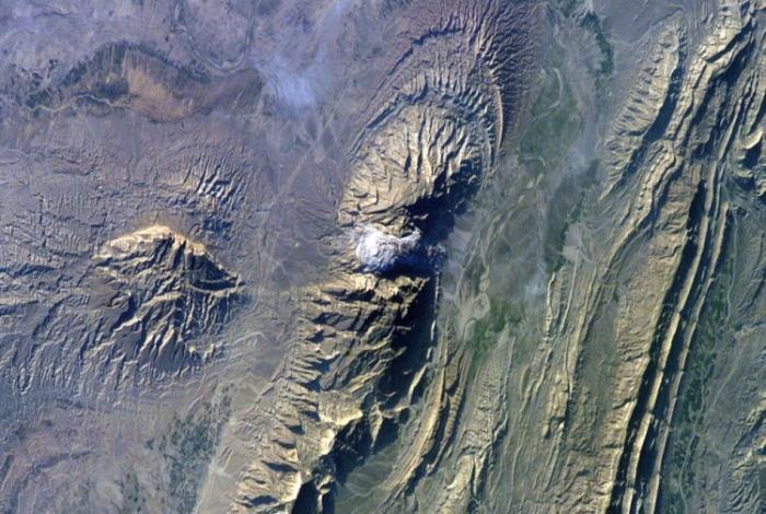 Monti Zagros (Iran e Iraq) anticlinali e sinclinali in rocce cenozoiche in
