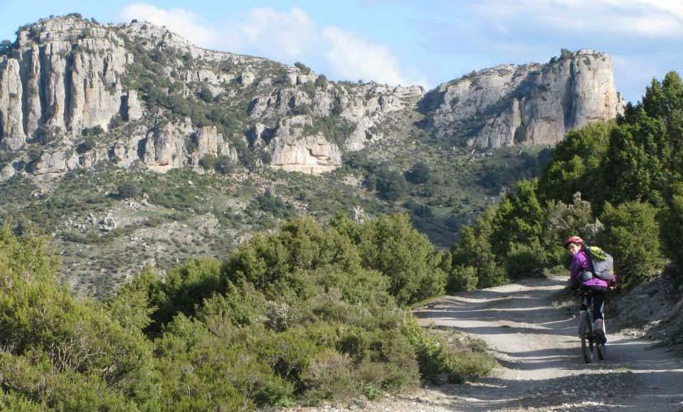 Domenica 17 Aprile 2016 Club Alpino Italiano Sezione di Cagliari Programma Annuale Escursioni 2016 7 cicloescursione Supramonte di Orgosolo in MTB Monte Novo San Giovanni, S'Ilighe de Tureddu, Su