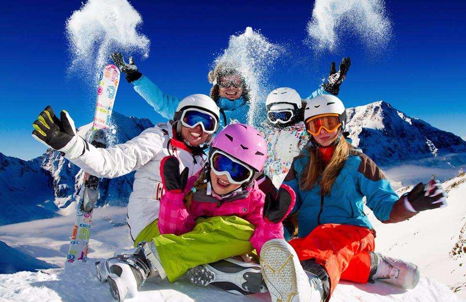 Una grande festa sulla neve per giovani, meno giovani, bambini, famiglie, sciatori, snowboarder, ciaspolatori o semplici appassionati della montagna che amano stare in compagnia fra nuovi e vecchi
