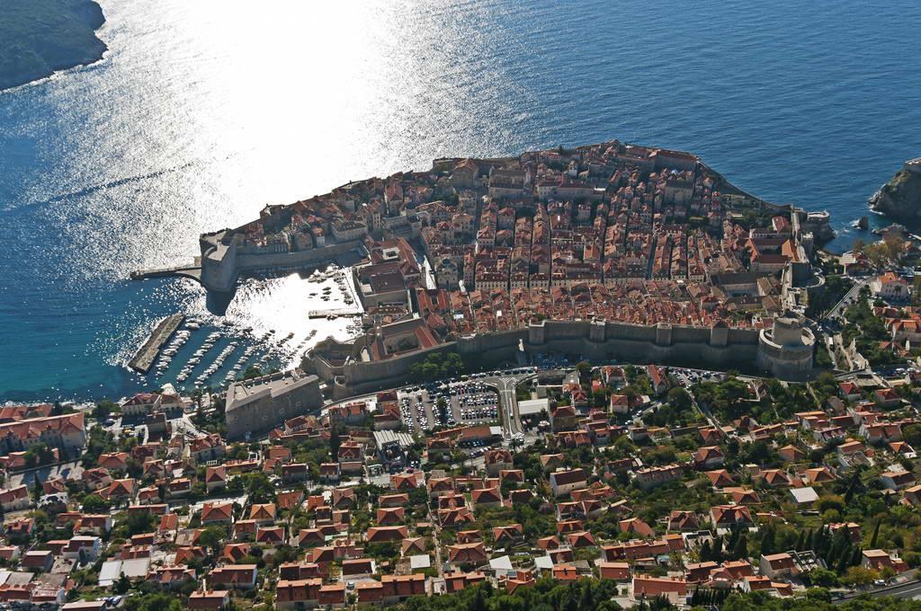 jednostavnosti, s njih se čita i shvaća dubrovački urbanizam.