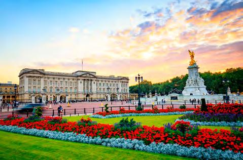 Paul s, prechádzka cez najznámejší mestský londýnsky park Hyde Park a zakončenie dňa na preslávenej nákupnej ulici Oxford Street plnej obchodov svetoznámych značiek.