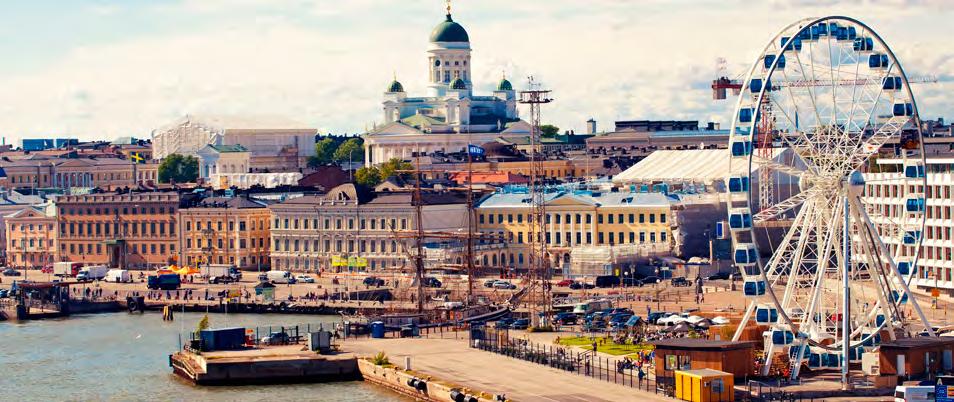 Izáka najväčšia pravoslávna katedrála v meste s pozlátenou kupolou (z kupoly je nádherný panoramatický výhľad na mesto), Dvorcovaja Ploščaď - srdce mesta a jedno z najkrajších námestí na svete.