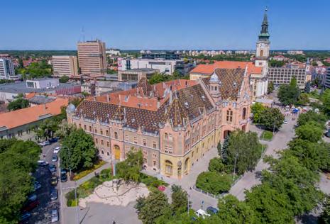 deň raňajky, presun do historického kúpeľného mesta Gyula. Prehliadka centra mesta, následne návšteva hradných kúpeľov, ktoré sú vybudované v parku bývalého kaštieľa Almássy na ploche 8,5 ha.