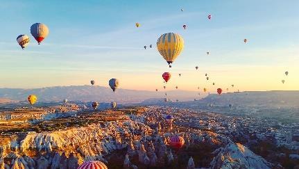 Itinerario di viaggio 10 Dicembre: Goreme Mattina: sveglia presto per l'indimenticabile tour in mongolfiera che ci porterà a sorvolare l'intera