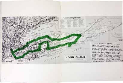 All'interno mappe con percorsi colorati, diagrammi,