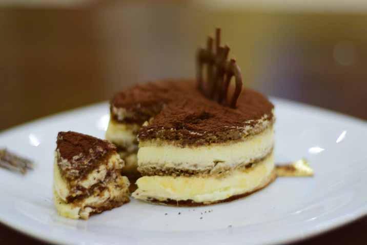 Dolci di nostra produzione Dolci Bünet (Budino piemontese con amaretti e cacao) 4,00 Crema Catalana 4,00 Tiramisù 4,00 Marocchino (base di biscotti imbevuti di caffè, ricoperti di nutella e crema