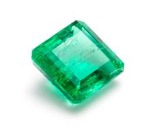 2 a ASTA DI PREZIOSI 11 BERILLO NATURALE varietà smeraldo di buona qualità taglio smeraldo ca. Ct. 1,88 Valore 1.180 euro Base d asta 1.