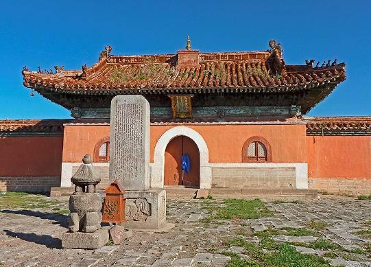 3 giorno / Ulaanbaatar Monastero di Amarbayasgalant (il monastero più integro della Mongolia) (circa 280 km) Dopo la prima colazione partenza verso nord per il Monastero di Amarbayasgalant