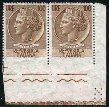 769/II stelle IV tipo quartina b. di f. inferiore con dentellatura orizzontale fortemente spostata in alto - Non comune... 90,00 613 ** Siracusana Lire 25 n. 769/II stelle II tipo blocco di dieci a.