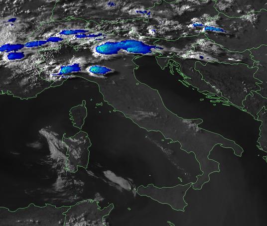 Il minimo di geopotenziale dall Atlantico si porta sulla parte occidentale della penisola iberica (Figura 8) e sul bacino del Mediterraneo continuano ad affluire le correnti