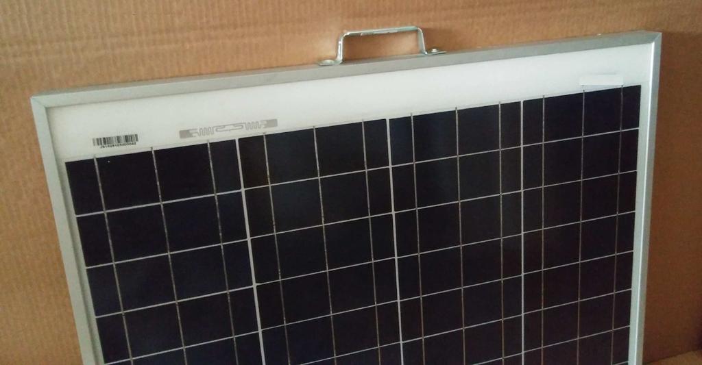 Per agevolare il trasporto del pannello fotovoltaico, è anche possibile fornirlo con l'opzione maniglia.