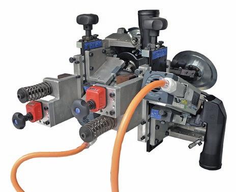 AKRON 1300 Gruppo Spigolatore per la refilatura del bordo, disponibile in versione manuale o automatica,