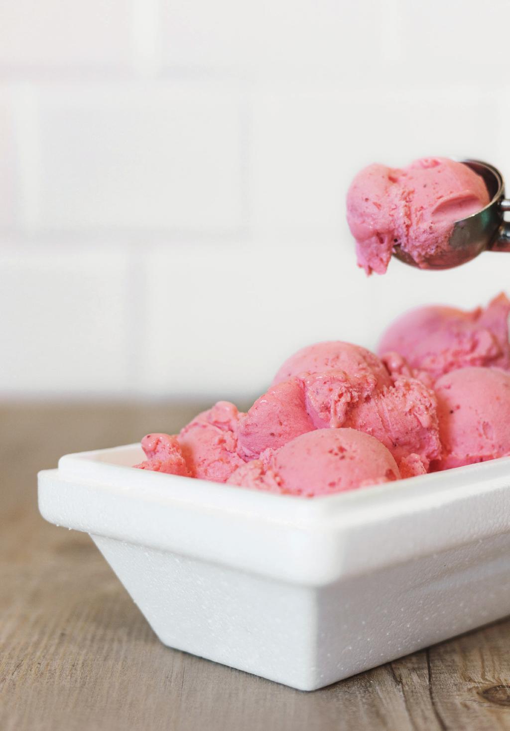 PASSIONE PER IL GELATO Nelle nostre ricette utilizziamo solo zucchero di canna e stevia, un dolcificante naturale, in grado di zuccherare senza essere dannoso per la salute.