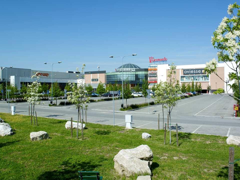 operative Initial yield attrattivi Ricostituzione proprietà unitaria (2 casi) Galleria + Retail Park LA FAVORITA -