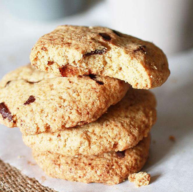 BISCOTTI farina di canapa, mela e avena per 12 maxi cookies farina di grano duro integrale, farina di canapa, zucchero di