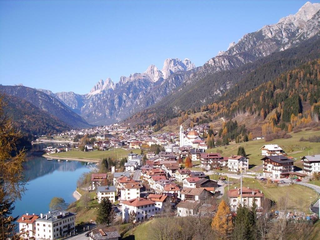 Auronzo di Cadore 17 tappa Da Auronzo di Cadore a Candide Percorso di 8 ore, dislivello in salita 900 m, lunghezza 16 Luoghi d interesse: panorami sulle Marmarole e sull Aiarnola, conca del Comelico,