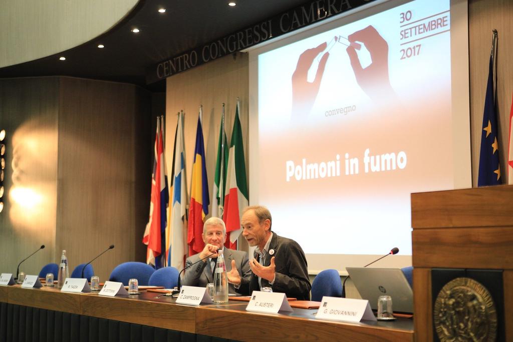Sabato 30 settembre 2017 Perugia Convegno ECM Polmoni in fumo Sabato 30 settembre si è svolto a Perugia il convegno ECM Polmoni in fumo presso il Centro Congressi della Camera di Commercio.