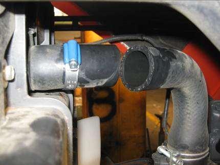 Riscaldamento (optional) : Collegare, con il raccordo in dotazione, la mandata dell acqua dalla pompa del trattore: * il tubo di mandata dell impianto è quello