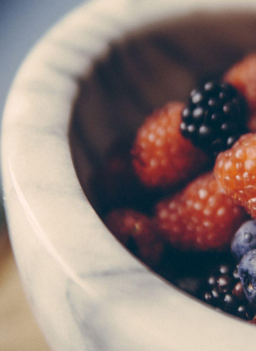 BASI UTILIZZO CALDO/ FREDDO PER FRUTTA DELIFRUIT 50 Consente di ottenere un gelato di frutta estremamente spatolabile (senza latte e derivati) 50 gr di prodotto + 300 gr di zucchero + 1 litro di