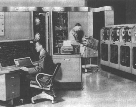 La prima generazione (1945-1951)! Programma memorizzato " su supporto intercambiabile " (John Von Neumann, 1945)! Eckbert, Mauchly " EDVAC (V. Neumann), " Mark I, 1948 " EDSAC (Cambridge, 1949)!