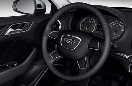 in pelle Le immagini mostrano Audi A3.