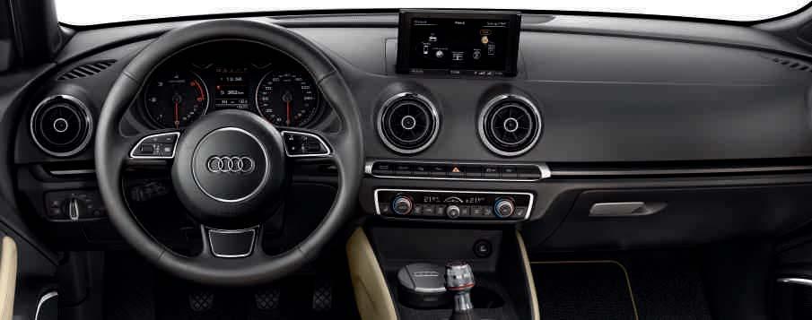 beige cipria Tappetini neri con bordino bianco alabastro e cuciture in contrasto beige cipria Pomello leva del cambio in alluminio Audi