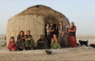 Sosta lungo il percorso nel villaggio di Bokurdak per conoscere vita locale nel deserto (yurte, cammelli, produzione