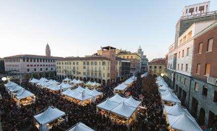 Si tratta di una grande festa a carattere popolare che diviene vera azione di marketing territoriale capace di attirare a Cremona numerosi turisti e gourmet, ma anche operatori economici e