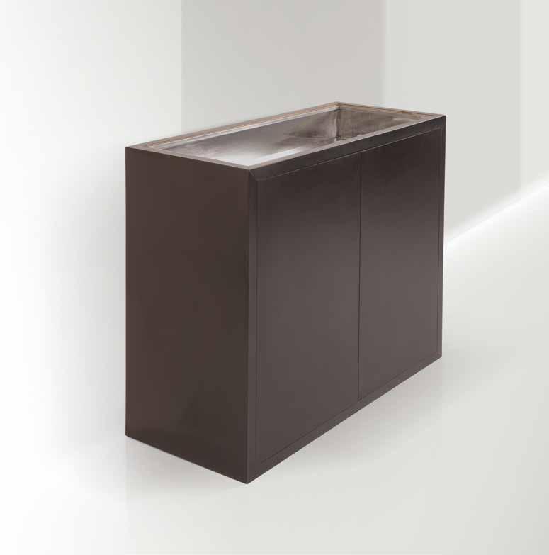 120 Willy Rizzo Mobile bar in legno laminato con elemento contenitore in acciaio.