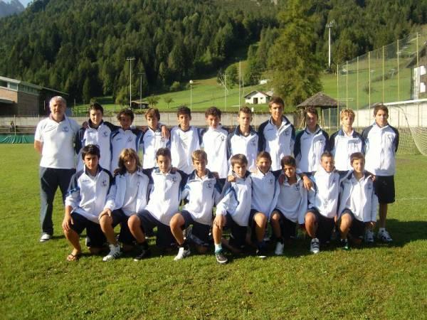Giovanissimi Regionali Bearzi Campionato Giovanissimi Regionali - Girone C La squadra e' composta da giocatori nati nel 1998 gli atleti Atleta Data di nascita Ruolo Squadra ARCABA ALEXANDAR