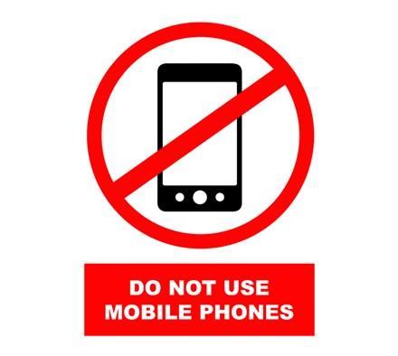 Non usare il cellulare Se non autorizzato preventivamente dall insegnante, è assolutamente vietato l uso di cellulari durante le ore di lezione, includendo in queste le ore di supplenza e di studio