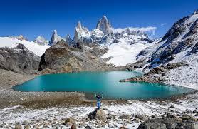 acuminata vetta del Cerro Torre, famosa tra gli alpinisti di tutto il mondo per essere quasi impossibile da scalare.