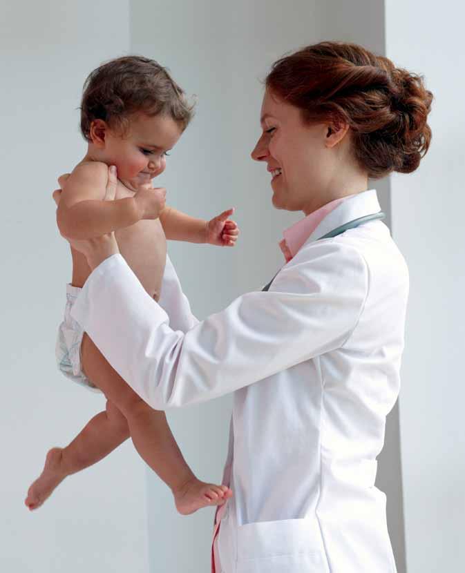 L importanza dello specialista Fin dalla nascita è importante far controllare i piedi del bambino da uno specialista, in grado di riconoscere subito eventuali posture errate, malformazioni del piede