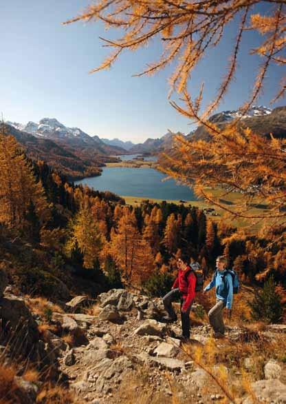 Atemberaubend - Lassen Sie sich im goldenen Herbst einmal von den Farben des Himmels, der Berge und der Wälder inspirieren.