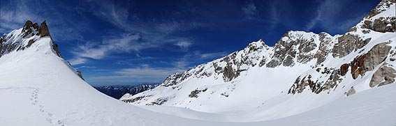 La stagione invernale 2009-10 è stata lunga, piuttosto fredda (circa 1 C inferiore alla media trentennale) e caratterizzata da frequenti nevicate sulle Alpi occidentali, tuttavia le quantità