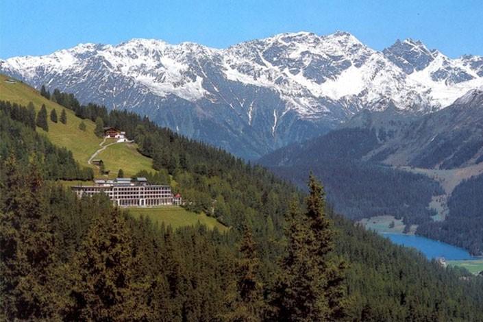 Summer Camp a Davos (1500m) per soggetti con Fibrosi Cistica Dieta- FKT- Escursioni mantenendo sempre SpO2 > 88% Capacità di Esercizio +