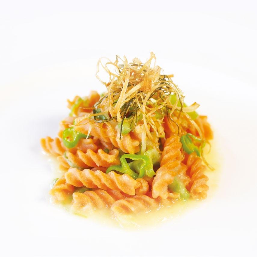 Fusilli di lenticchie rosse Bio con friggitelli purea di patate e riccioli di sponsali 250 gr Fusilli di lenticchie rosse Bio; 150 gr Sponsali; 150 gr Friggitelli; 100 gr Patate;