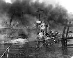 L entrata in guerra degli USA Nel Dicembre 1941, il Giappone attacca la base americana Pearl Harbor nelle isole delle Hawaii, provocando l entrata in guerra degli Stati