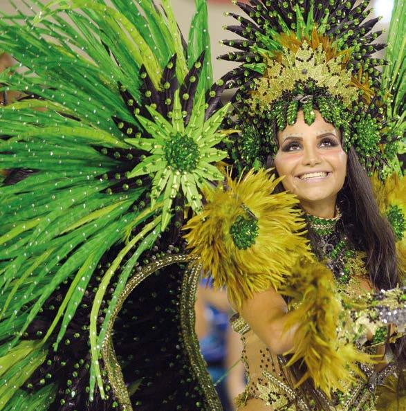Ogni anno partecipano al carnevale più di 2 milioni di persone. Dura cinque giorni e si svolge nelle strade della città, dove ci sono parate di ballerini di samba vestiti con costumi colorati e piume.