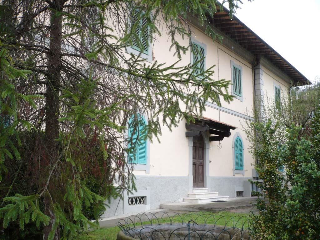 13. Porzione immobiliare in Chiusi Scalo, Via Cassia Aurelia n.1, Ex Casello Idraulico di Chiusi, varie unità immobiliari costituenti fabbricato principale.