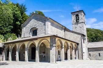 allegorie francescane della povertà, dell obbedienza, della castità e l apoteosi di san Francesco (volta a crociera sopra l altare maggiore); storie dell infanzia di Cristo di Giotto (transetto