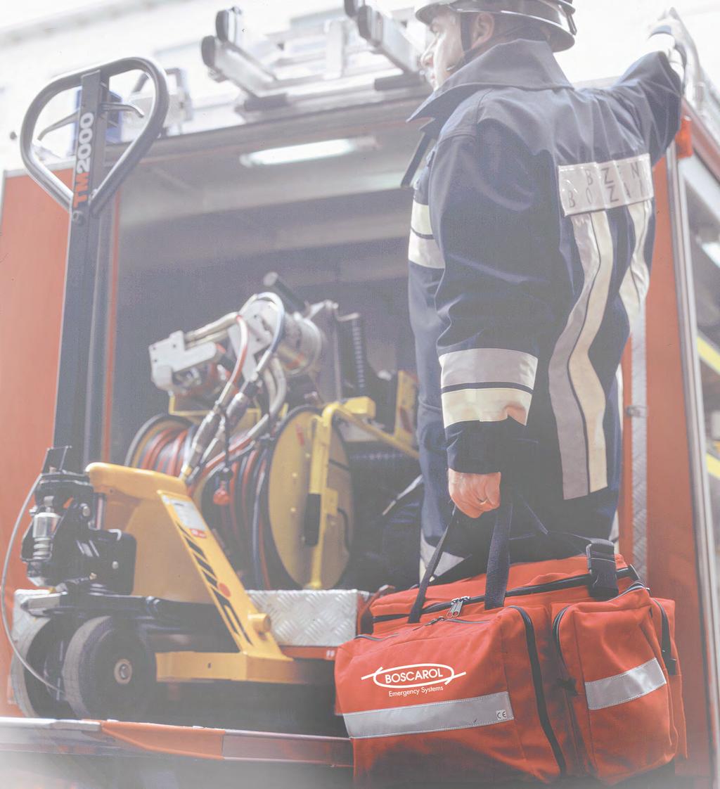 BORSE E ZAINI Emergency Medical Systems BORSE E ZAINI Le borse e gli zaini Boscarol sono il frutto di anni di studio e collaborazione con medici e soccorritori, con esperti di salvataggio marino,