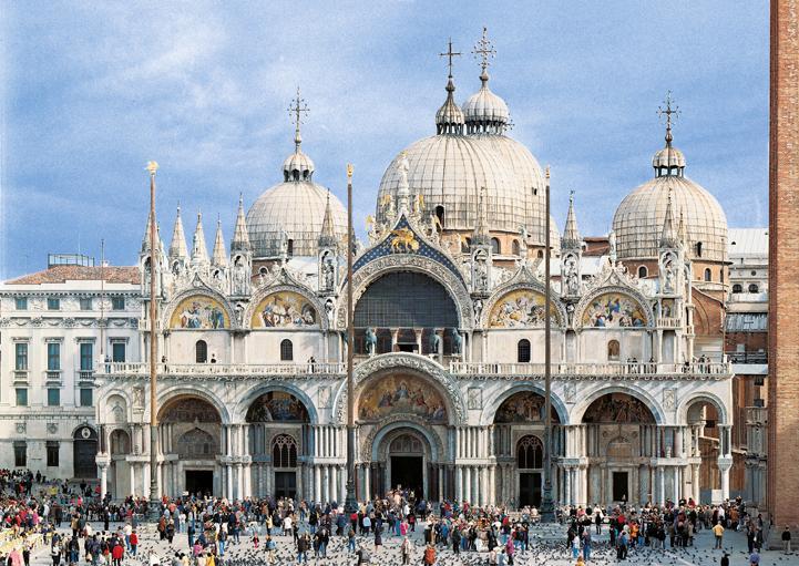 Venezia: i riferimenti alla cultura artistica di Bisanzio Le città costiere sono scenario di contatti con l Oriente, di cui si ammirano modelli architettonici e gusto decorativo, applicati in alcuni