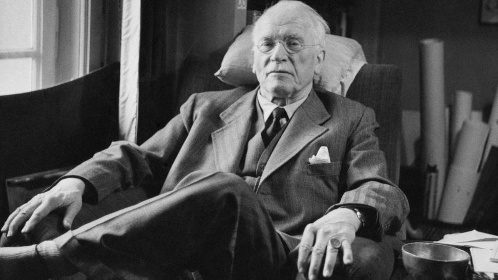 Jung considera la vita un esperimento individuativo, sorretto da una