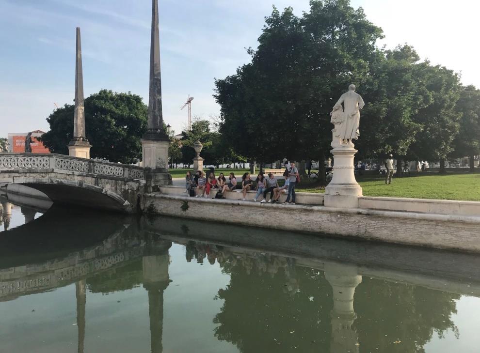 Sabato 26 maggio Questo era l ultimo giorno. Tutti erano abbastanza tristi, perché il tempo a Padova era quasi finito. Ci siamo svegliati presto e siamo andati a scuola.