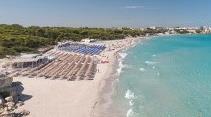 PUGLIA TORRE DELL ORSO Veraclub BARONE DI MARE La spiaggia di finissima sabbia dorata e la folta pineta sono la cornice naturale perfetta di fronte ad un mare di acqua calma e cristallina.