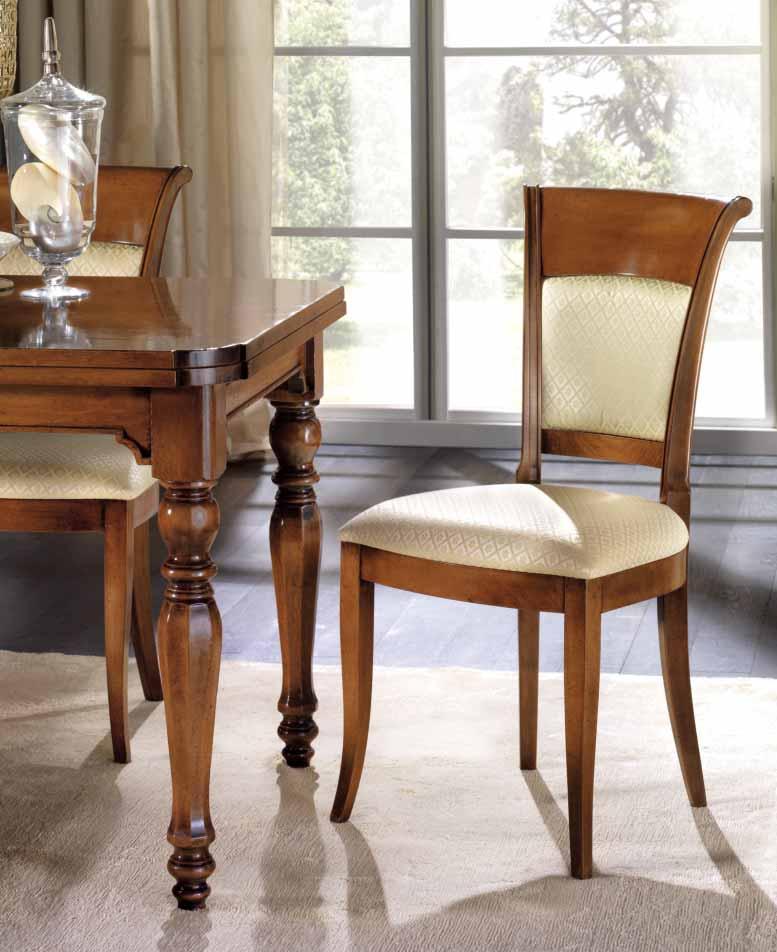 Il tavolo allungabile art. TA480A è il perfetto connubio tra il design funzionale e le linee della tradizione. La sedia art.