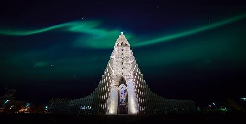 Spettacolari soste ci attendono qui per fotografie favolose. Anche questa sera con un po di fortuna basterà uscire dall hotel per vedere l aurora boreale.